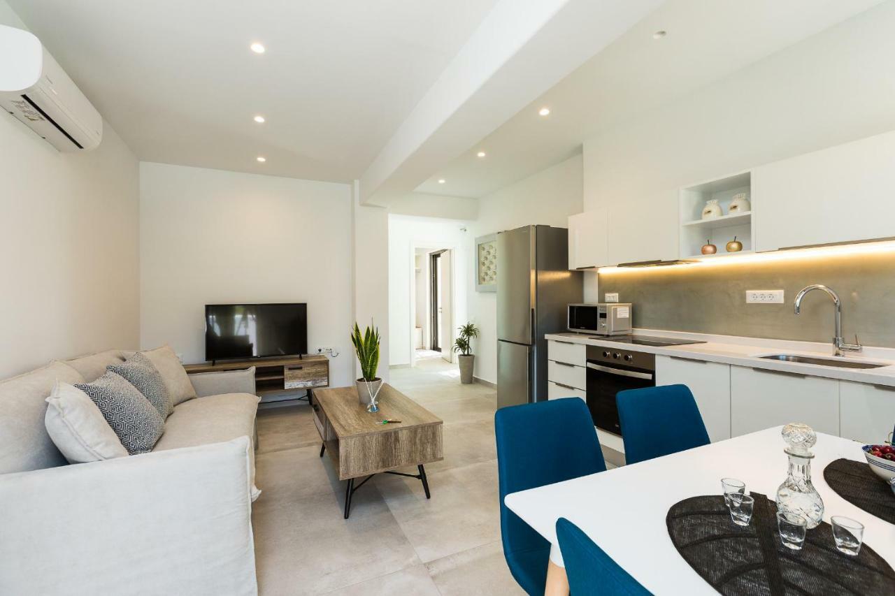 Naiades Apartment- Minthi/ 1 Bedroom, Beachfront Plakias Exterior photo